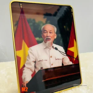 Tranh Bác Hồ mặc áo trắng phát biểu mẫu 2