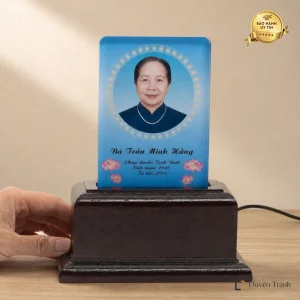 Ảnh thờ pha lê đế gỗ trơn có đèn LED