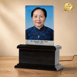 Ảnh thờ pha lê đế gỗ trơn có đèn LED - mẫu 2