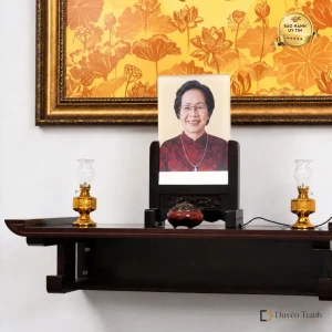 Ảnh thờ pha lê khung gỗ chạm hoa văn