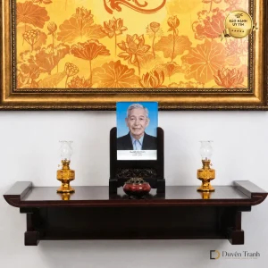 Ảnh thờ pha lê khung gỗ chạm hoa văn - mẫu 3