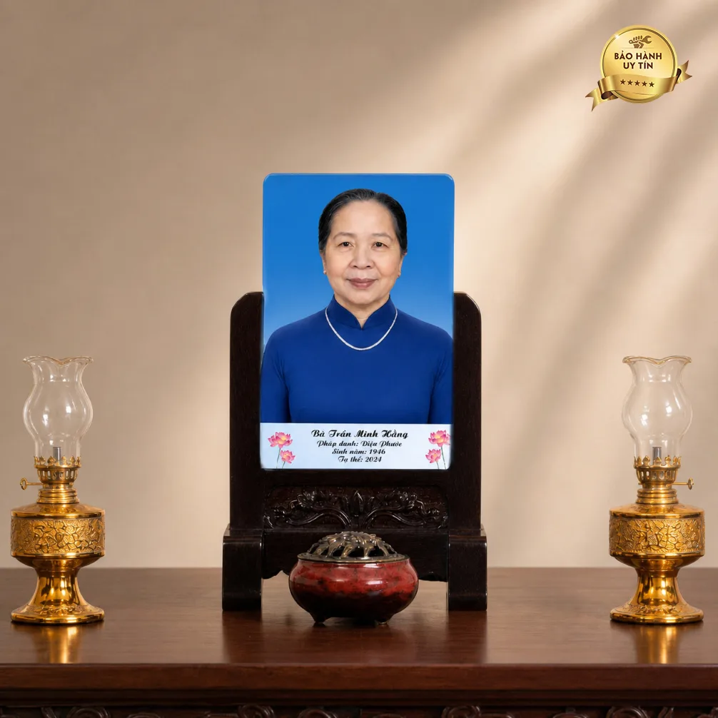 Ảnh thờ pha lê khung gỗ chạm hoa văn - mẫu 4