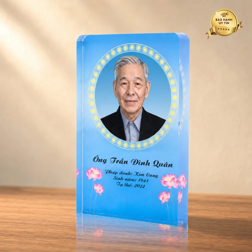 Bài vị pha lê đặt trong chùa - mẫu 4