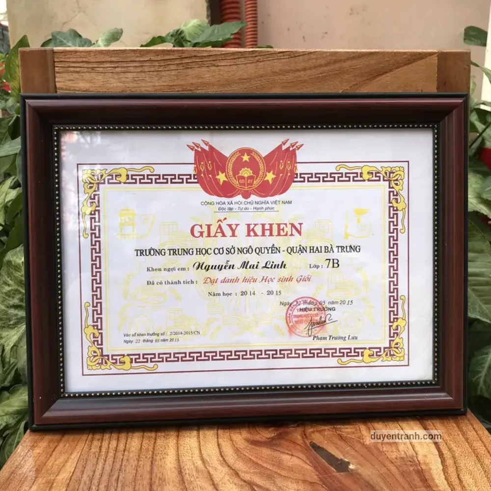 Khung giấy khen A4 màu vân gỗ truyền thống